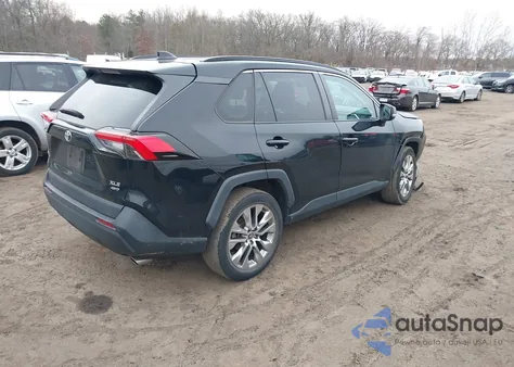 2021 Toyota Rav4 Xle Premium z USA, uszkodzony, nr VIN 2T3A1RFV9MW197535